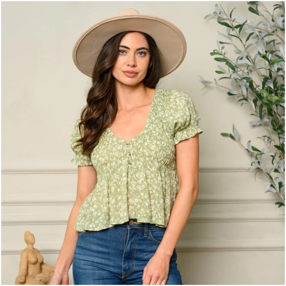 SHORT PUFF SLEEVE V-NECK FLORAL SMOCK TOP - Picture 3 of 4